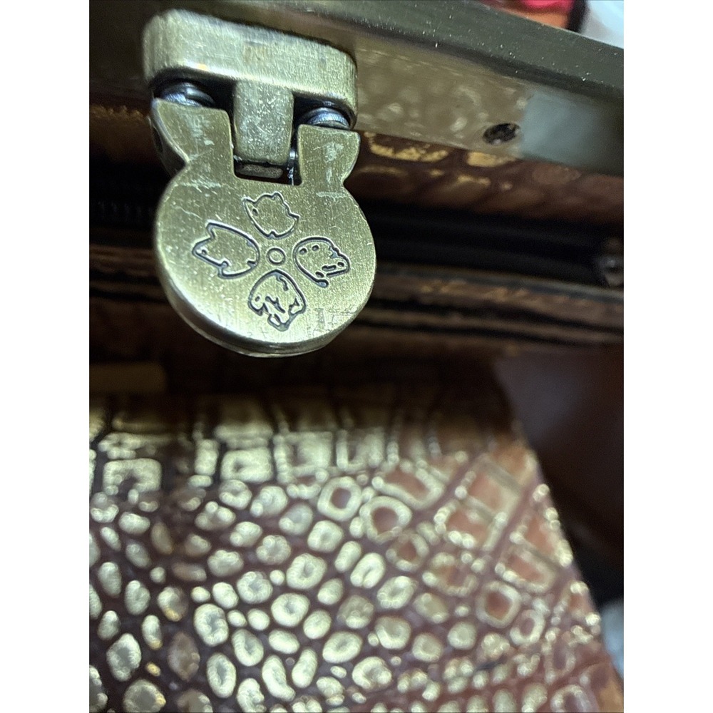 Patricia Nash Cauchy Metallic Gold Croc Embossed Wallet Pre Owned - Picture 14 of 16